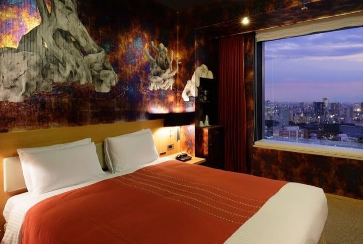 Visiting London and Discovering Extraordinary Accommodations