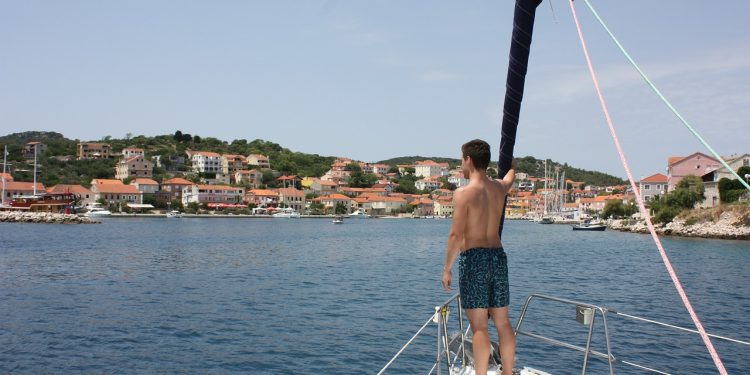 Sailing Holiday – A Family Treat