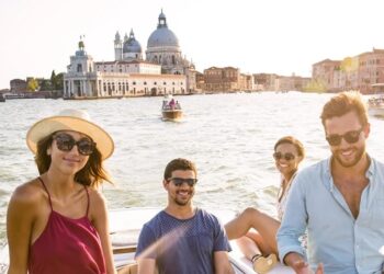 A Travel Essayist Meanders From one Spot to another