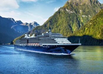 Set Sail in Style: The Enduring Allure of Cruising in the Modern Age