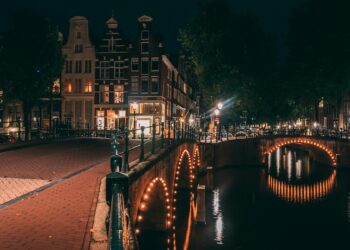 Discover Amsterdam in style with a luxury private boat tour